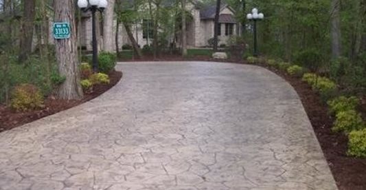 Trees, Lamps, Driverway
Concrete Driveways
Henson Concrete Construction
Batavia, IL